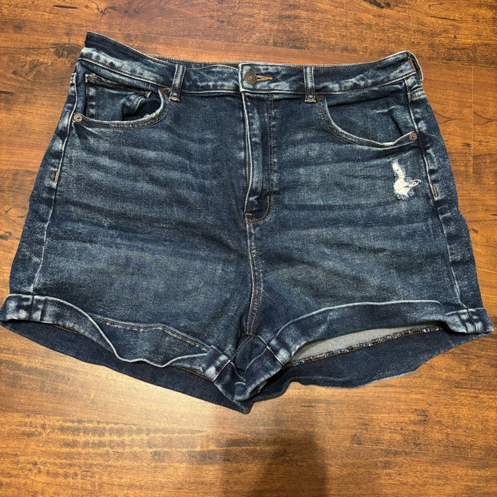 American Eagle Highest Rise Mom Shorts